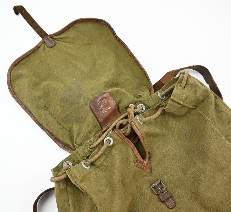 German WH Artillery Backpack — image 7