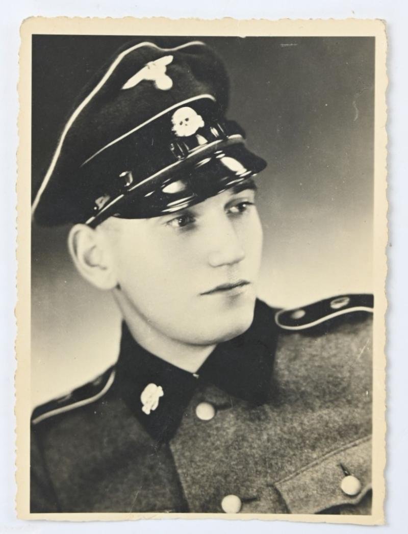 German Waffen-SS Portrait Picture 'Totenkopf' — image 2