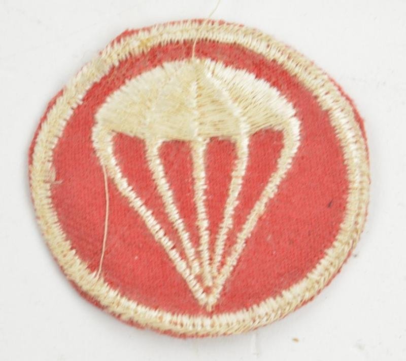 US WW2 Artillery Paratroopers Garrison Cap Badge — image 3