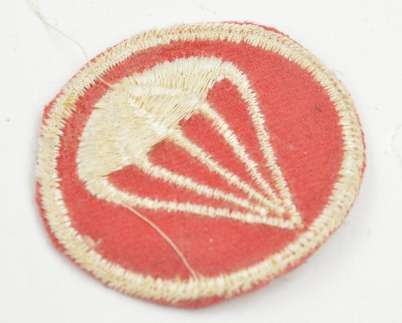 US WW2 Artillery Paratroopers Garrison Cap Badge — image 4