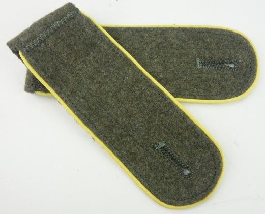 German WH M44 Signal Shoulderboards — image 3