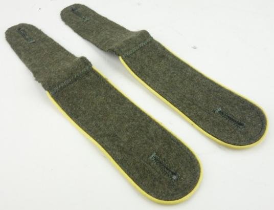 German WH M44 Signal Shoulderboards — image 4