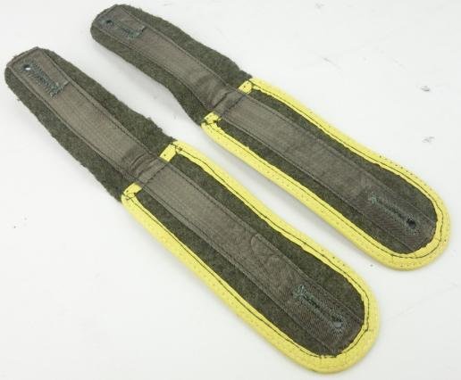 German WH M44 Signal Shoulderboards — image 5
