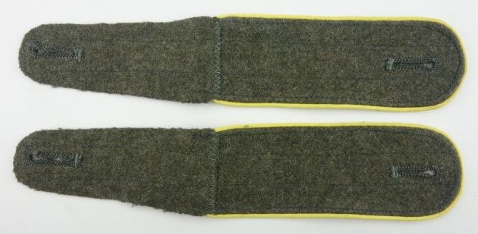 German WH M44 Signal Shoulderboards — image 7