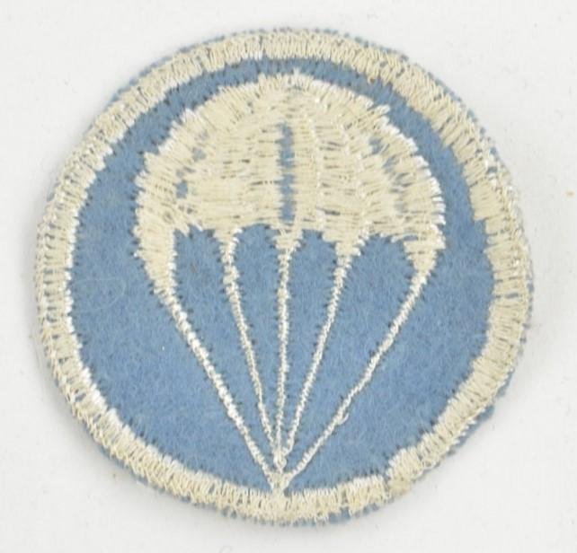 US WW2 Infantry Paratroopers Garrison Cap Badge — image 3