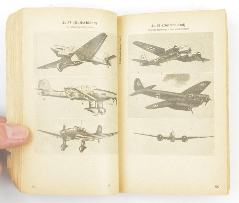 German LW Airplane Identification Booklet — image 5