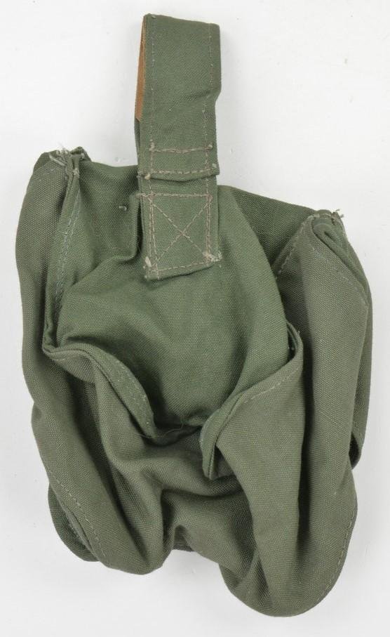 German WH M31 Gasmask Filter Pouch — image 2