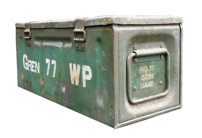 British WW2 No77 Phosphorus Handgrenade Case complete with Cartridges and Detonator box — image 5