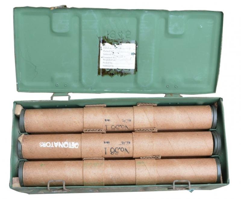 British WW2 No77 Phosphorus Handgrenade Case complete with Cartridges and Detonator box — image 8