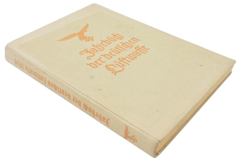 German LW Yearbook 1939 — image 9