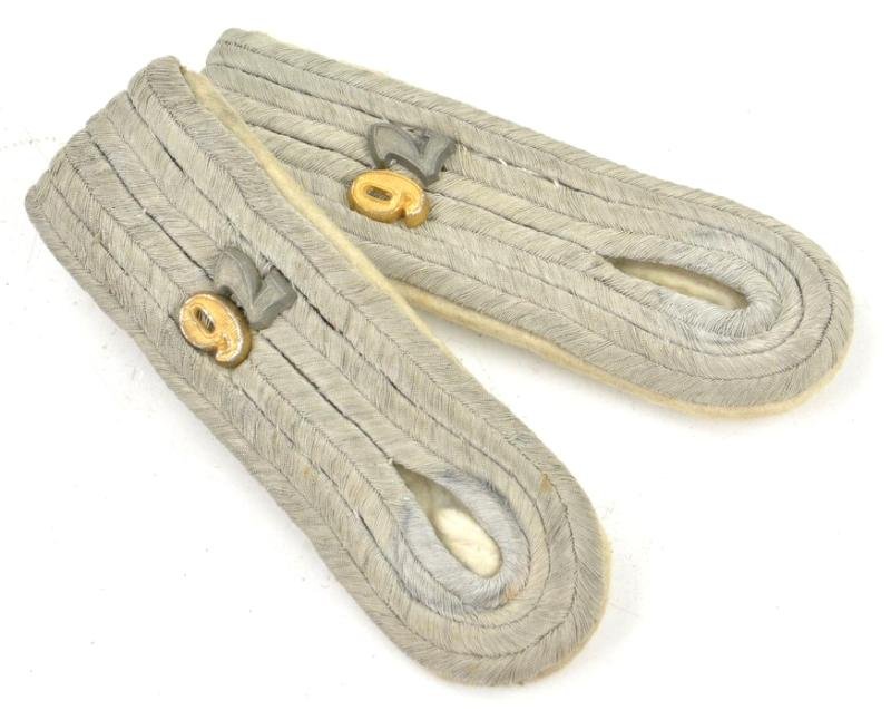 German WH Infantry Officer's Shoulderboards Rgt.76 — image 3