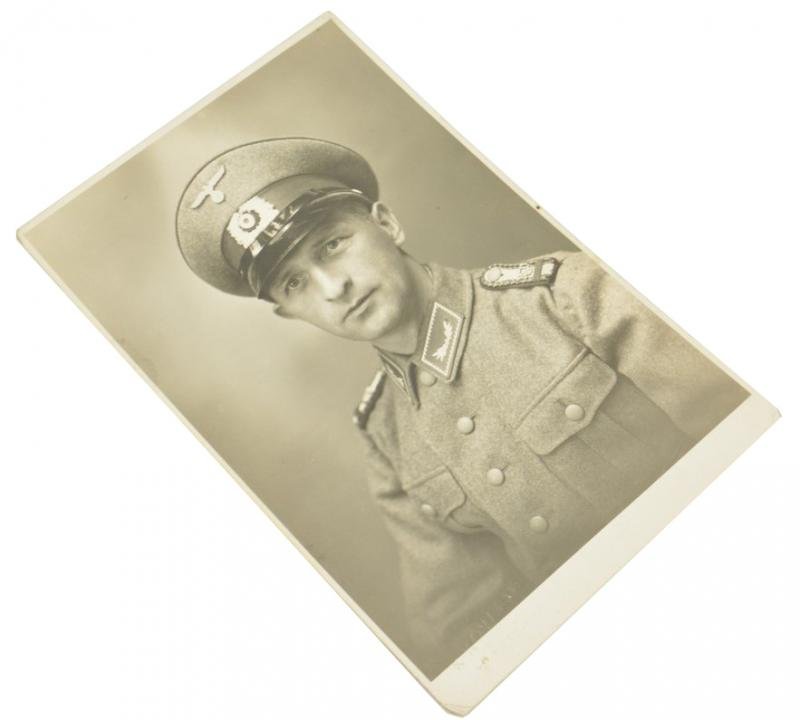 German Customs Portrait Picture — image 3