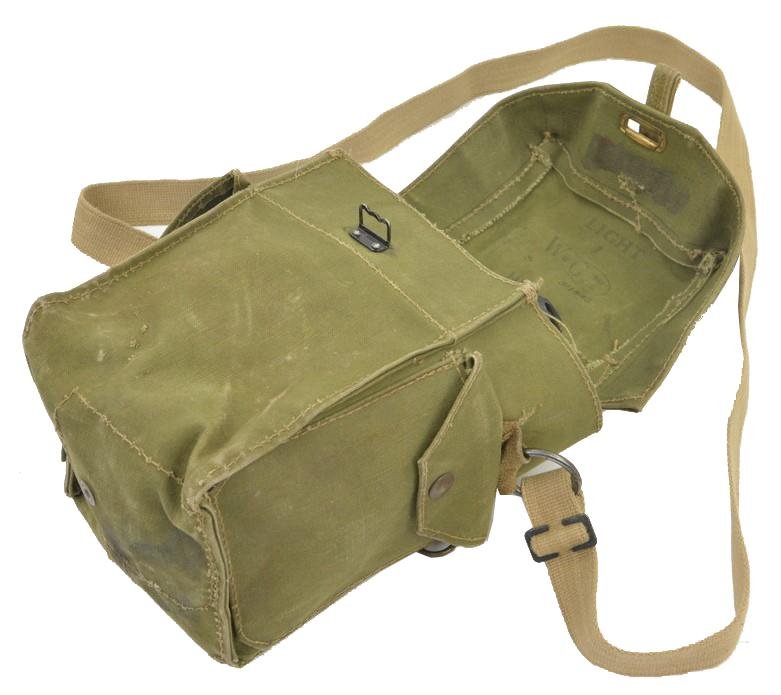 British WW2 Leight Weight Gasmask — image 3