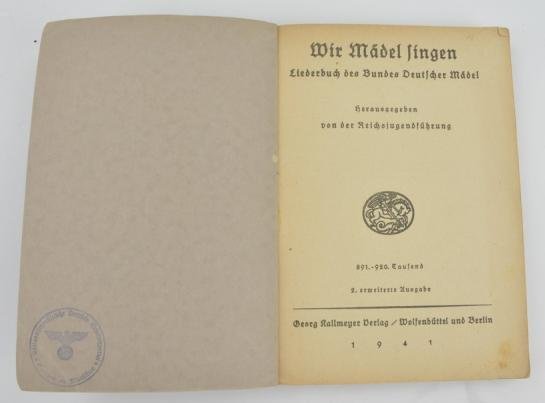 German BDM Songbook 'Wir Mädel singen' — image 2