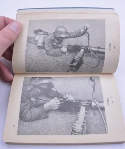 German WH Infantry Education Regulations pocket book — image 4