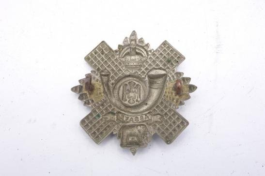 British Cap Badge 'The Highland Light Infantry Assaye' — image 2