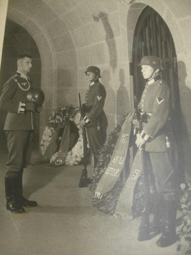 German Picture AH memorial wreath — image 2