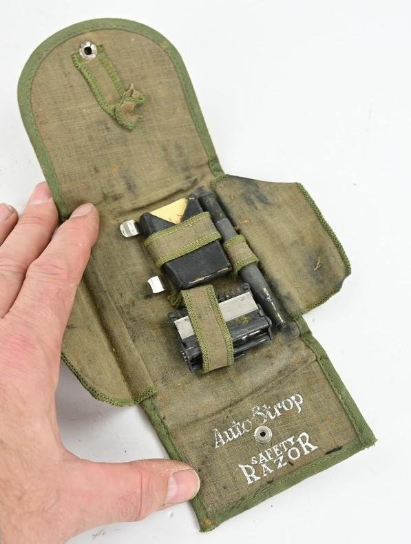 US WW2 Soldier Comfort Kit Pack — image 8