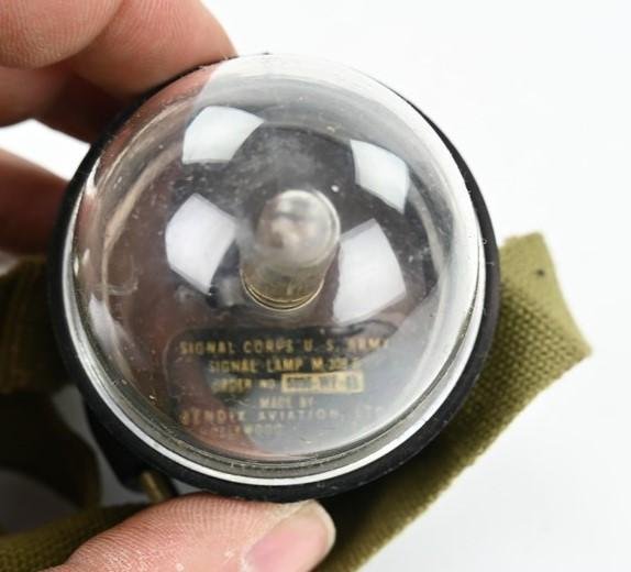 US WW2 Dinghy Signal Lamp M-308-B — image 4