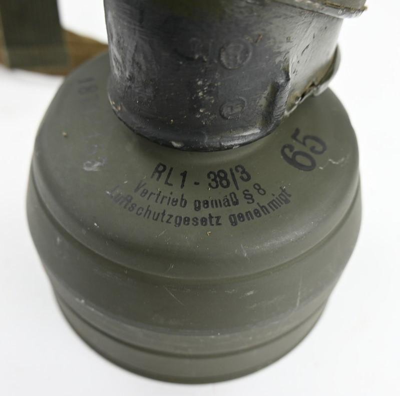 German WH M31 Gasmask with Cannister — image 12