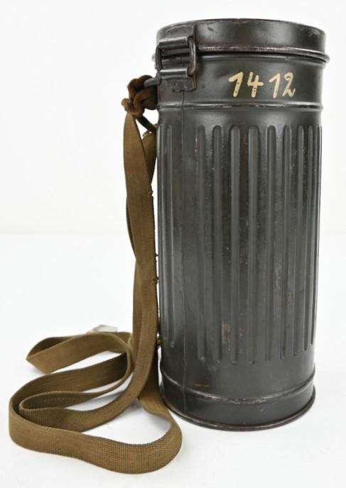 German WH M31 Gasmask with Cannister — image 4