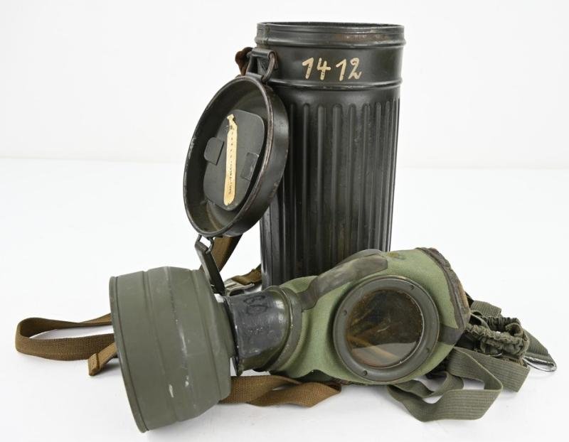 German WH M31 Gasmask with Cannister — image 8