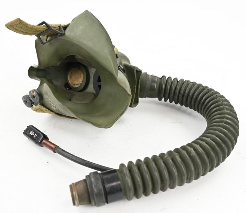 USAAF WW2 A-15 Oxygen Mask — image 7