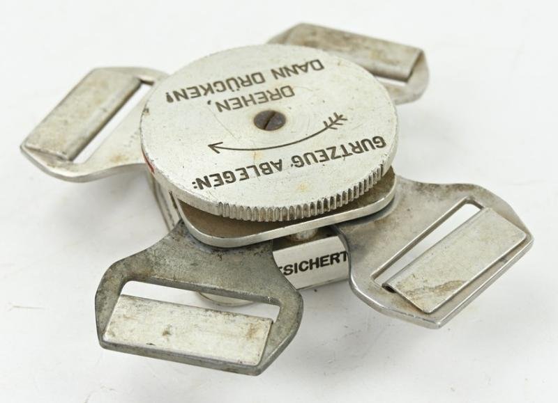 German LW Parachute Harness Quick Release Clock FL30232 — image 4