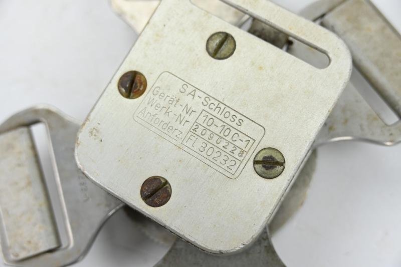 German LW Parachute Harness Quick Release Clock FL30232 — image 6