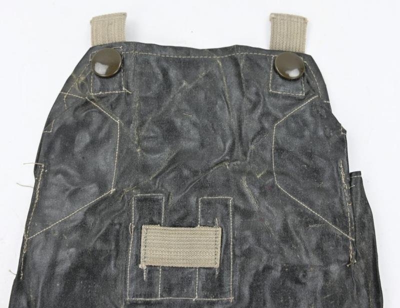 German WH M31 Gascape Pouch — image 5