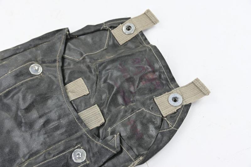 German WH M31 Gascape Pouch — image 6