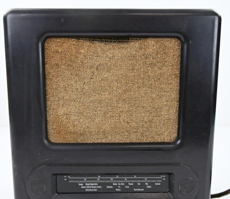 German Third Reich Era Civil Radio 'Volksempfanger VE301' — image 3