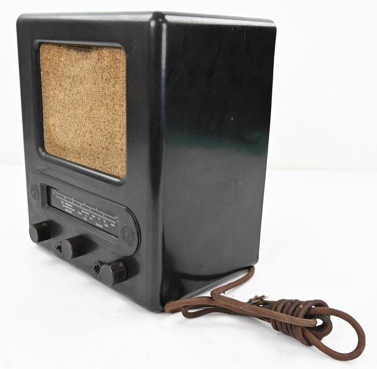 German Third Reich Era Civil Radio 'Volksempfanger VE301' — image 4
