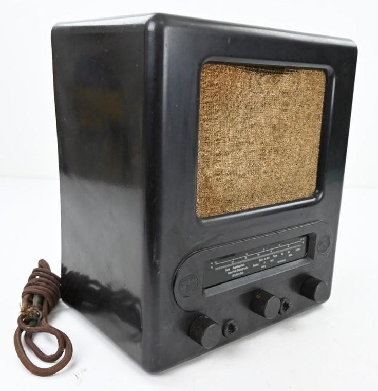 German Third Reich Era Civil Radio 'Volksempfanger VE301' — image 8