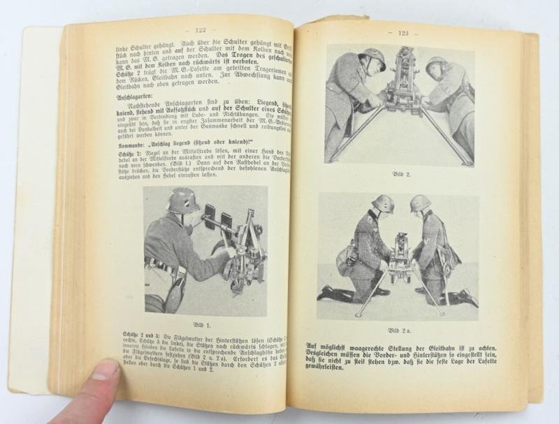 German WH Handbook 'Die Schutze Kompanie' — image 6