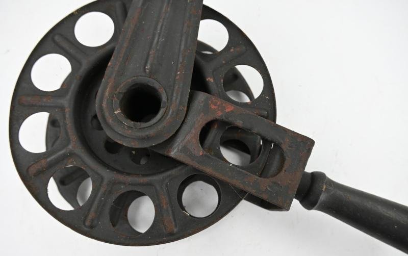 German WH Hand Cable Reel — image 2
