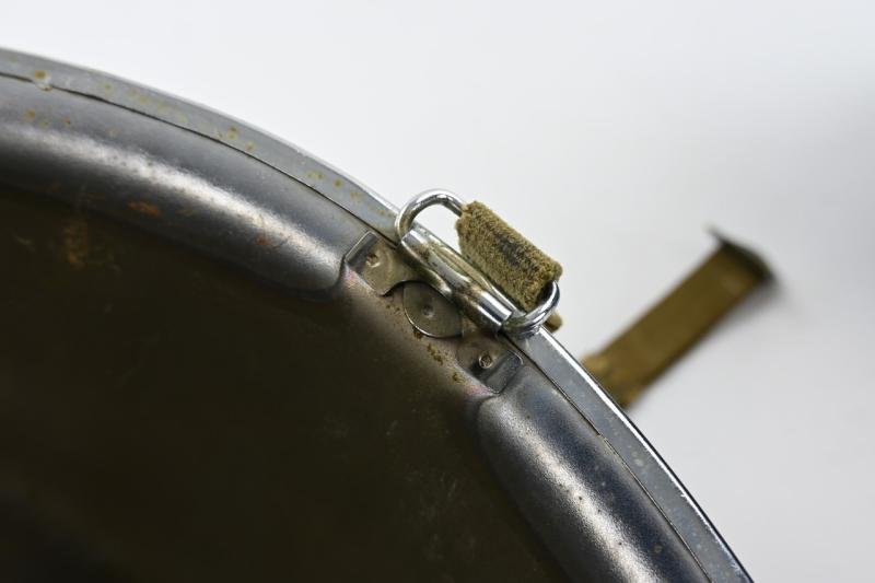 US WW2 Chromed Swivel Bale Helmet 'Schlueter' — image 8