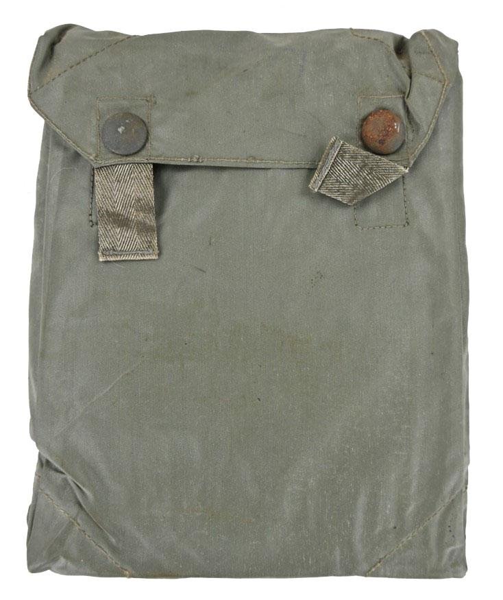 German WH M31 Gascape with Pouch — image 2