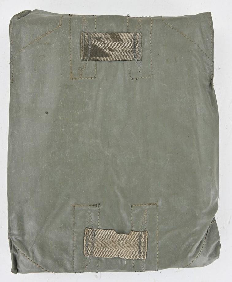 German WH M31 Gascape with Pouch — image 5