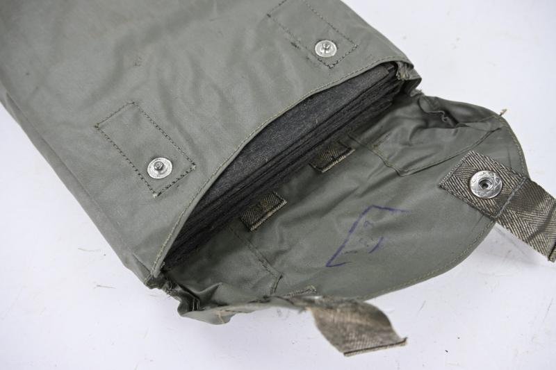 German WH M31 Gascape with Pouch — image 8