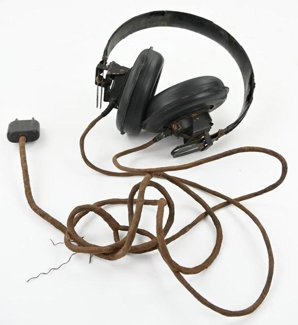 German WH Panzer Headphone 'Dfh.b' — image 10