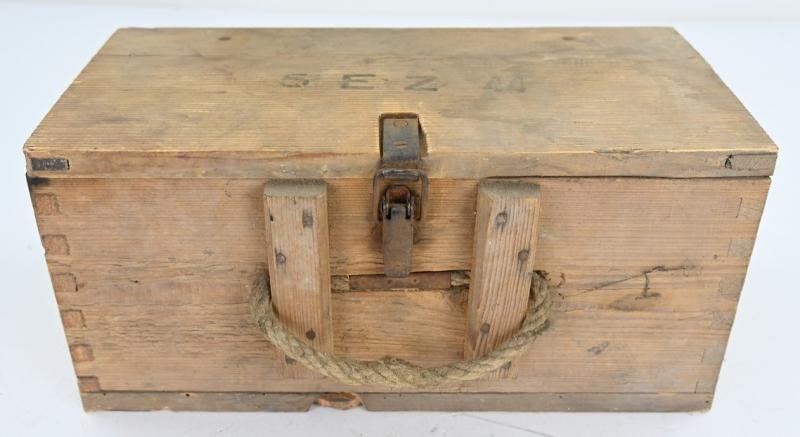 German WH Entlastungzunder 44 Ammunition Box — image 4