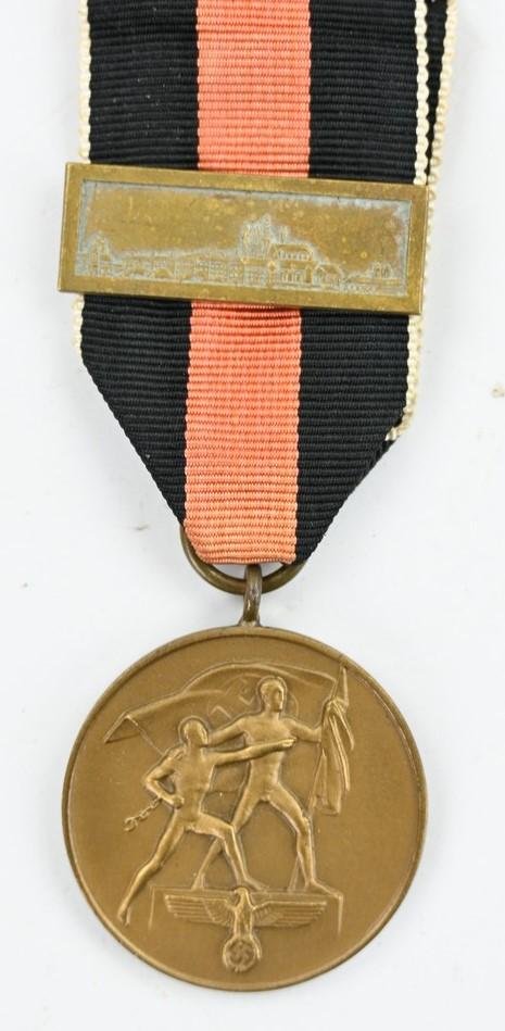 German 1 October 1938 medal with Pragerburg Clasp — image 2
