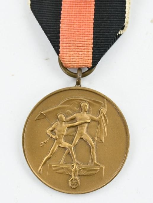 German 1 October 1938 medal with Pragerburg Clasp — image 3