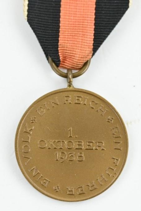 German 1 October 1938 medal with Pragerburg Clasp — image 5