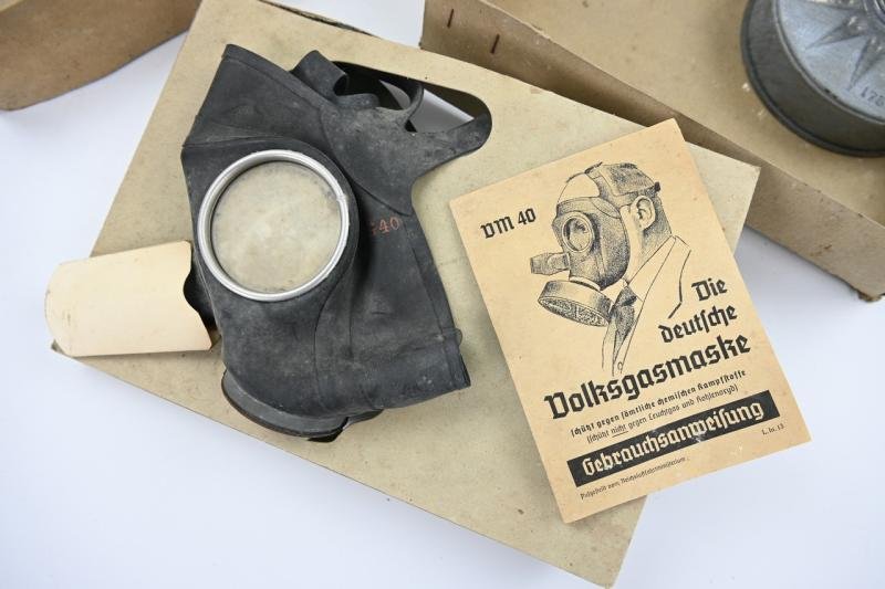 German LS DM40 Civil Gasmask with Filter in Box — image 7