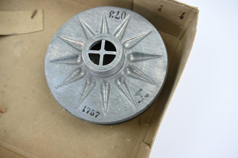 German LS DM40 Civil Gasmask with Filter in Box — image 8