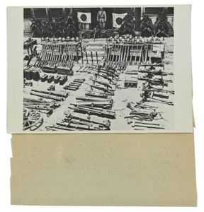 US WW2 Press Photo 'Captured Japanese Weapons'