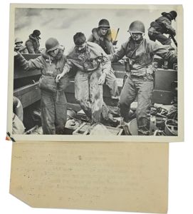 USMC WW2 Press Photo 'Evac wouned soldier Iwo Jima'