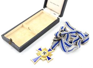 German Mother's Cross in Gold with case